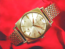 Vintage Bulova Men's Watch with Bracelet